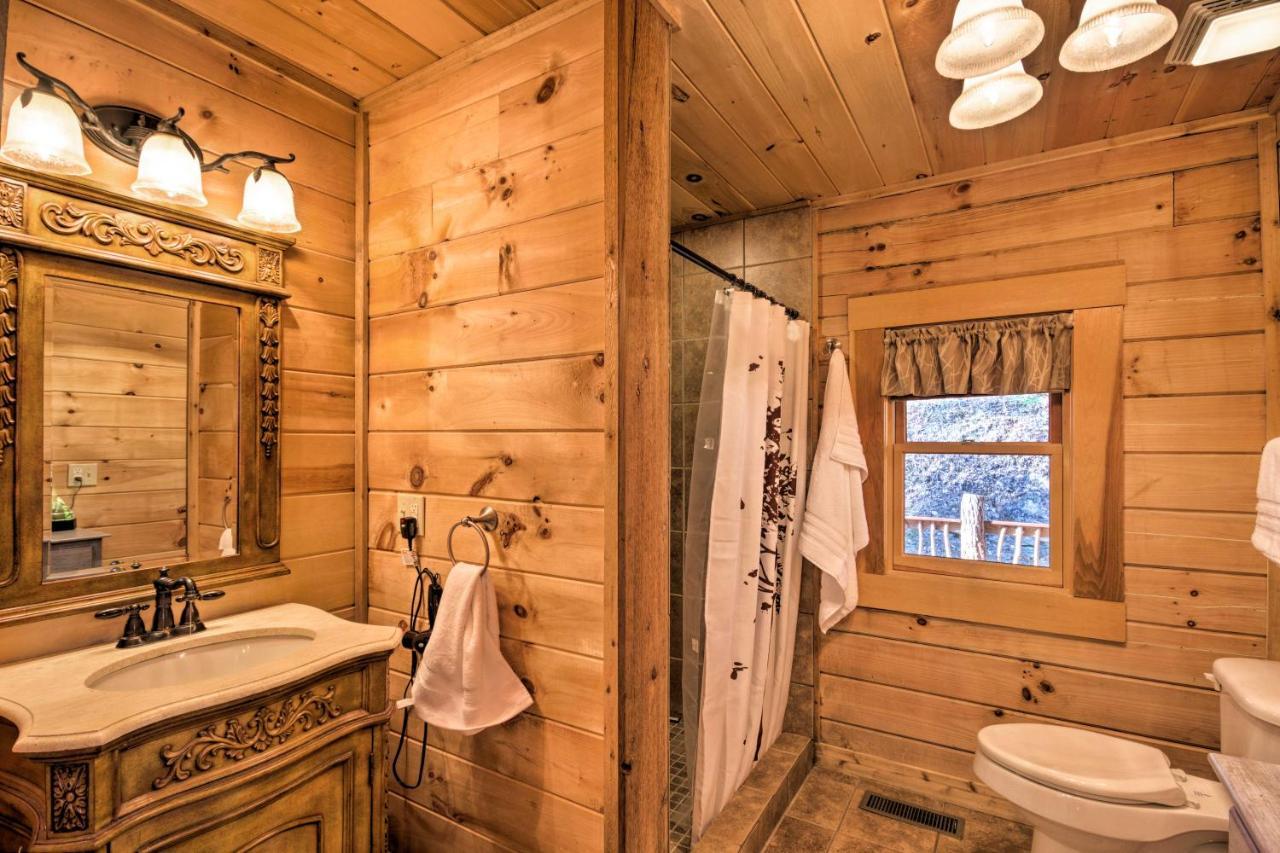 Bryson City Cabin With Wraparound Deck And Hot Tub Extérieur photo