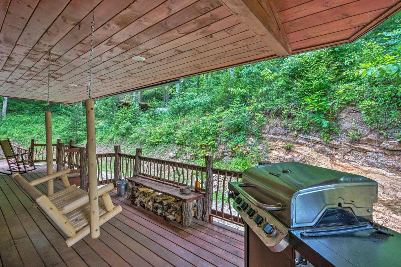 Bryson City Cabin With Wraparound Deck And Hot Tub Extérieur photo
