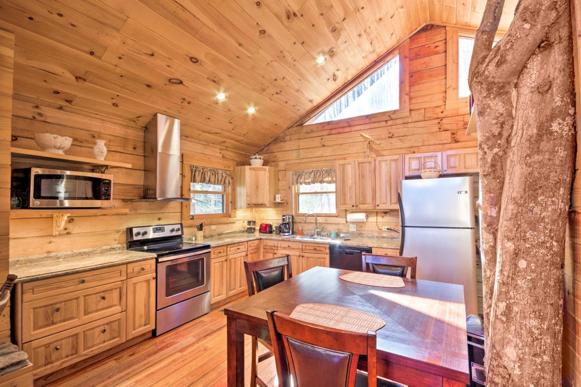 Bryson City Cabin With Wraparound Deck And Hot Tub Extérieur photo
